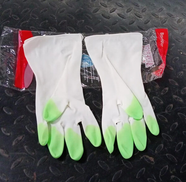 Reusable elbow-length cleaning gloves